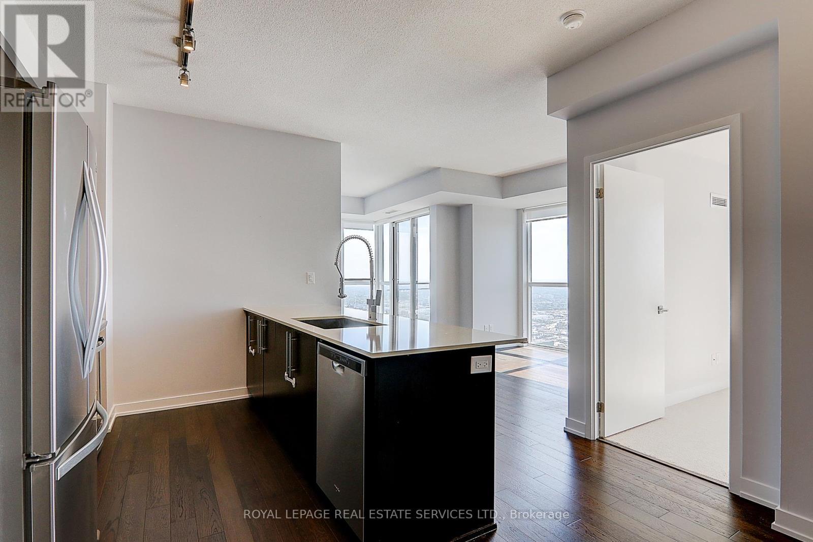 












4510 - 4011 BRICKSTONE MEWS

,
Mississauga,




Ontario
L5B0J7

