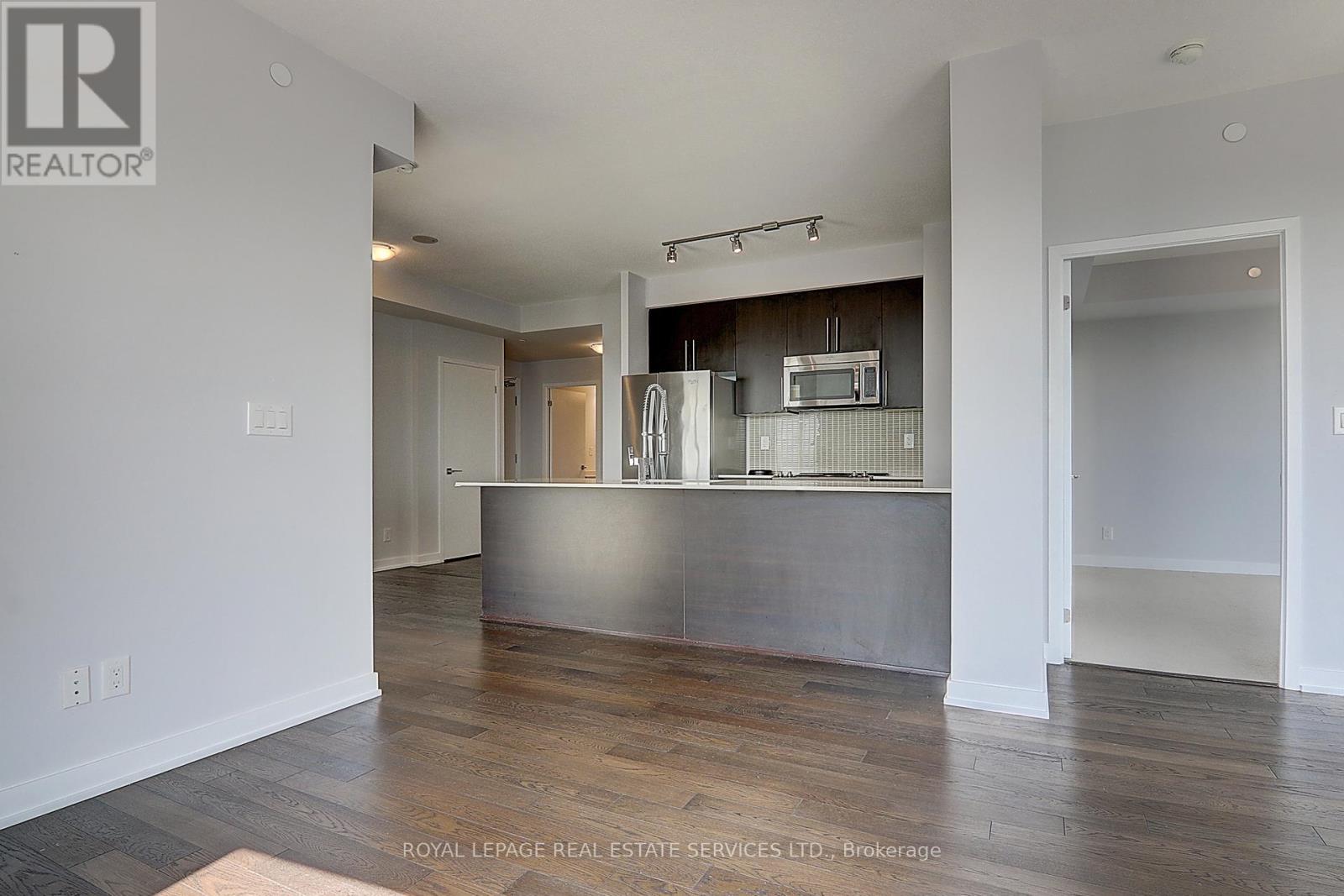 












4510 - 4011 BRICKSTONE MEWS

,
Mississauga,




Ontario
L5B0J7

