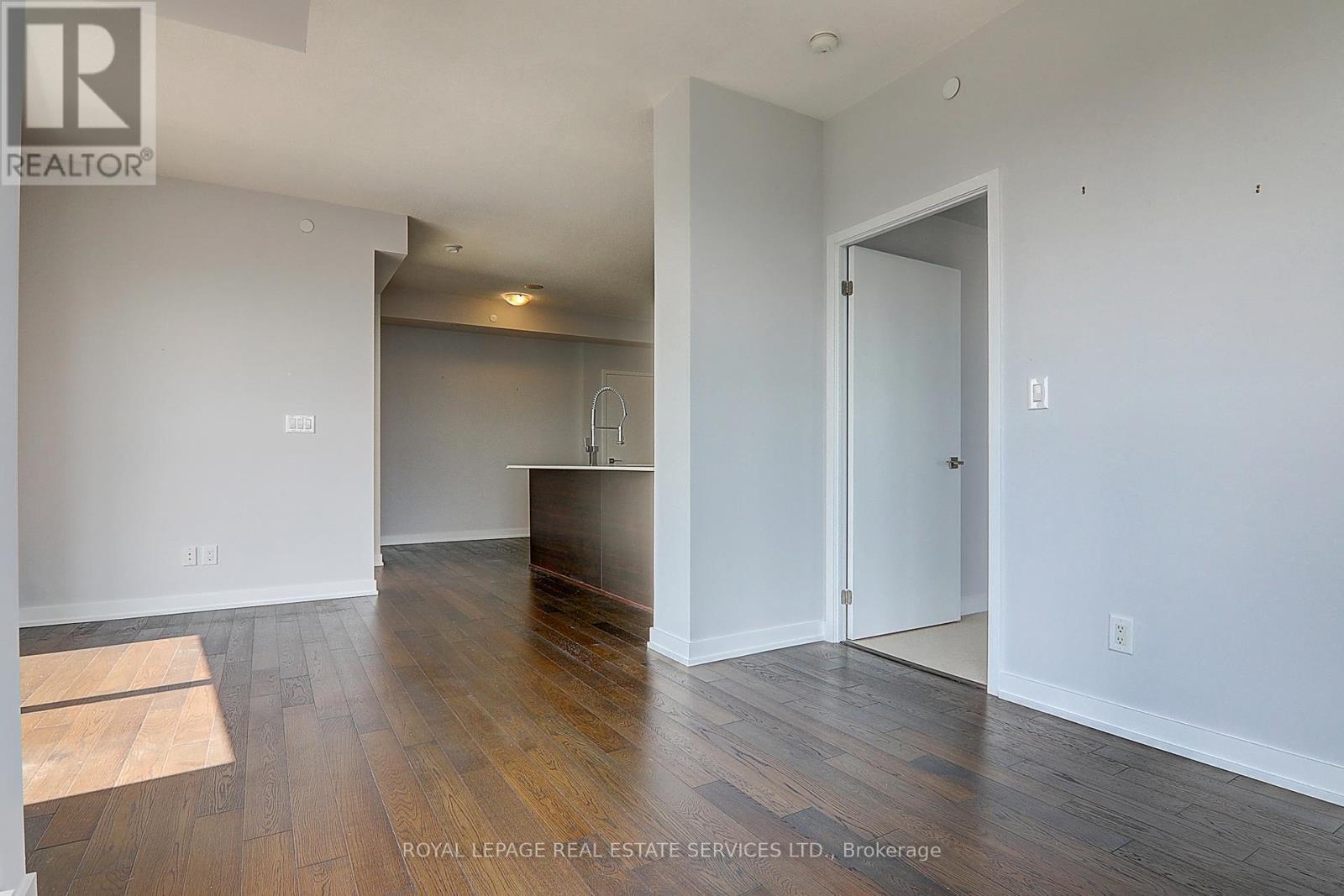












4510 - 4011 BRICKSTONE MEWS

,
Mississauga,




Ontario
L5B0J7

