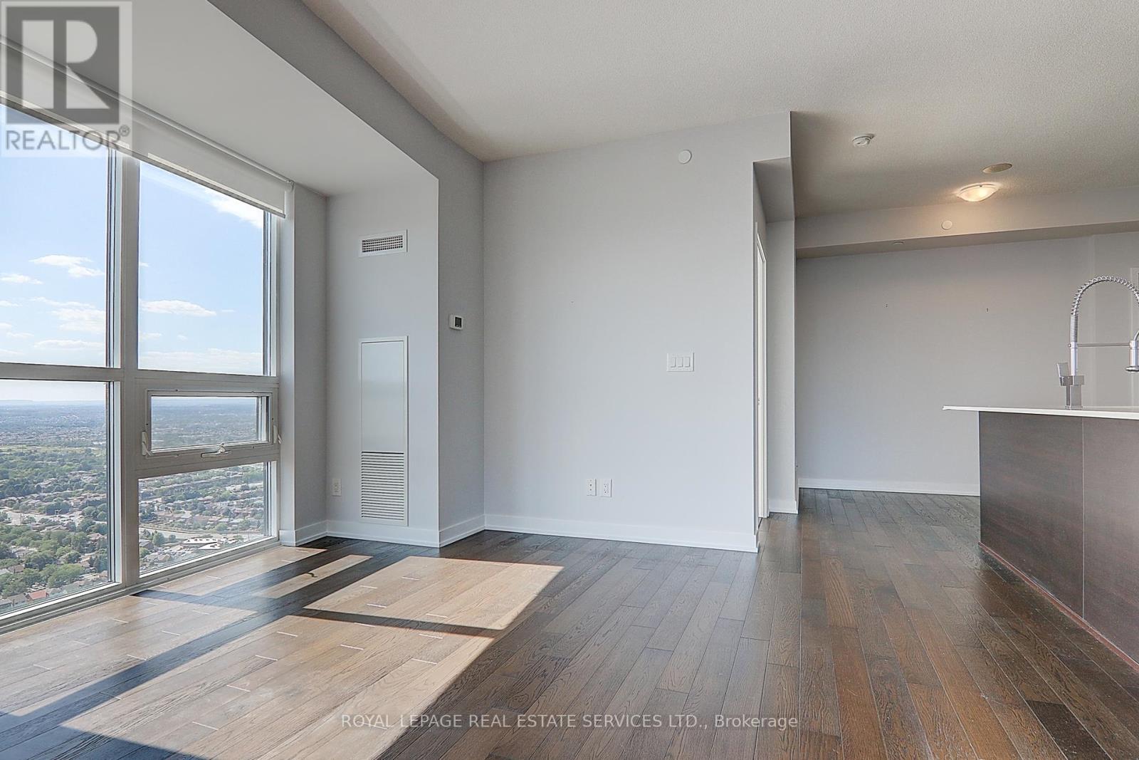 












4510 - 4011 BRICKSTONE MEWS

,
Mississauga,




Ontario
L5B0J7

