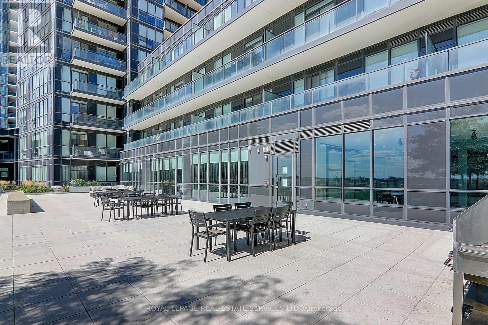 












4510 - 4011 BRICKSTONE MEWS

,
Mississauga,




Ontario
L5B0J7

