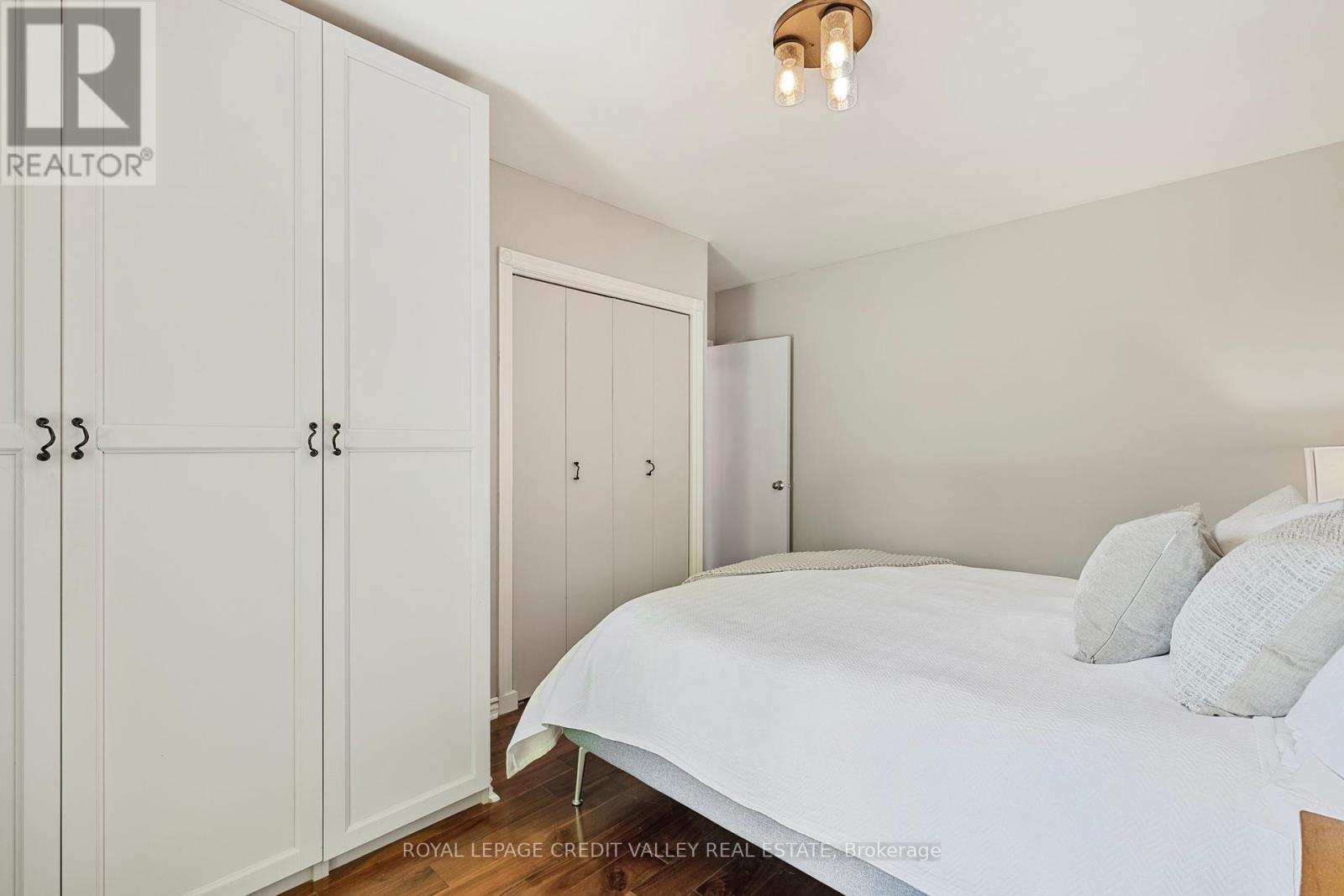 












24 LADORE DRIVE

,
Brampton,




Ontario
L6Y1V5

