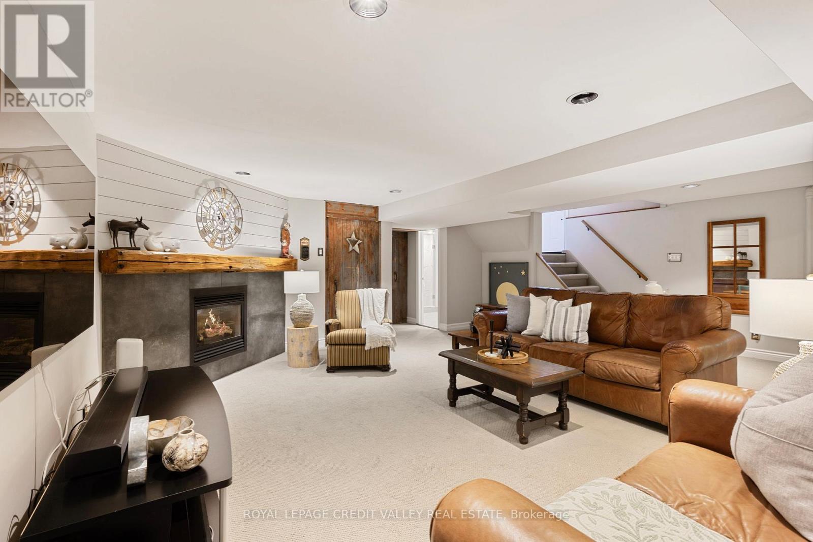 












24 LADORE DRIVE

,
Brampton,




Ontario
L6Y1V5

