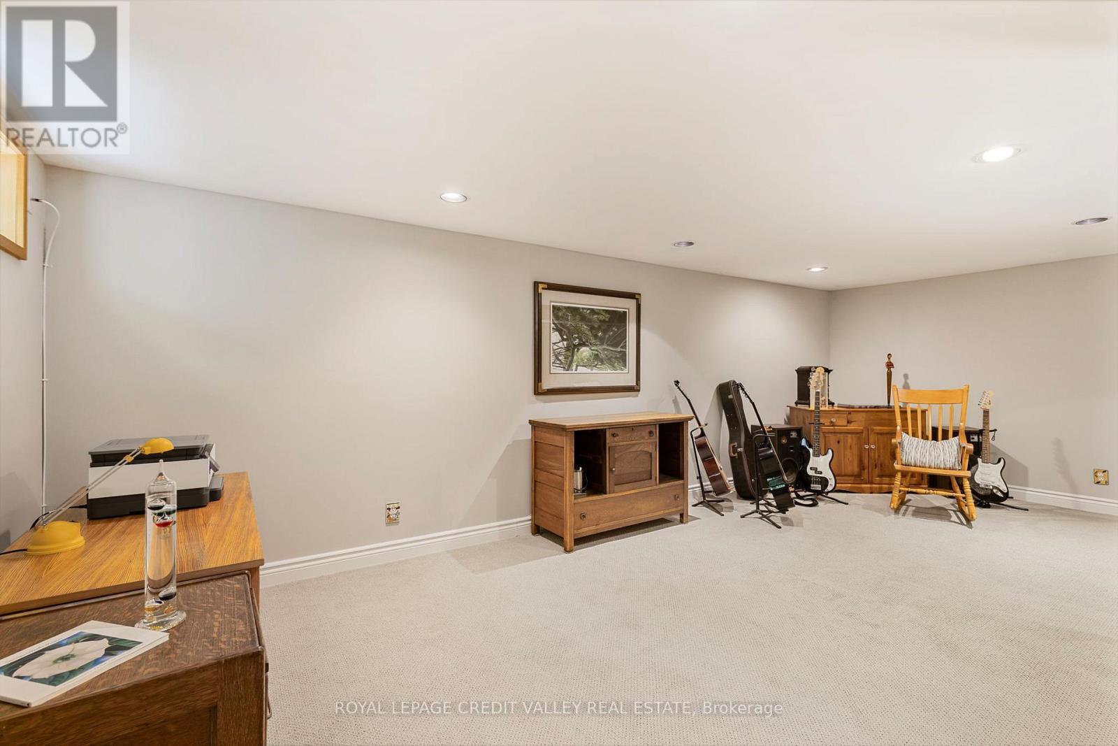












24 LADORE DRIVE

,
Brampton,




Ontario
L6Y1V5

