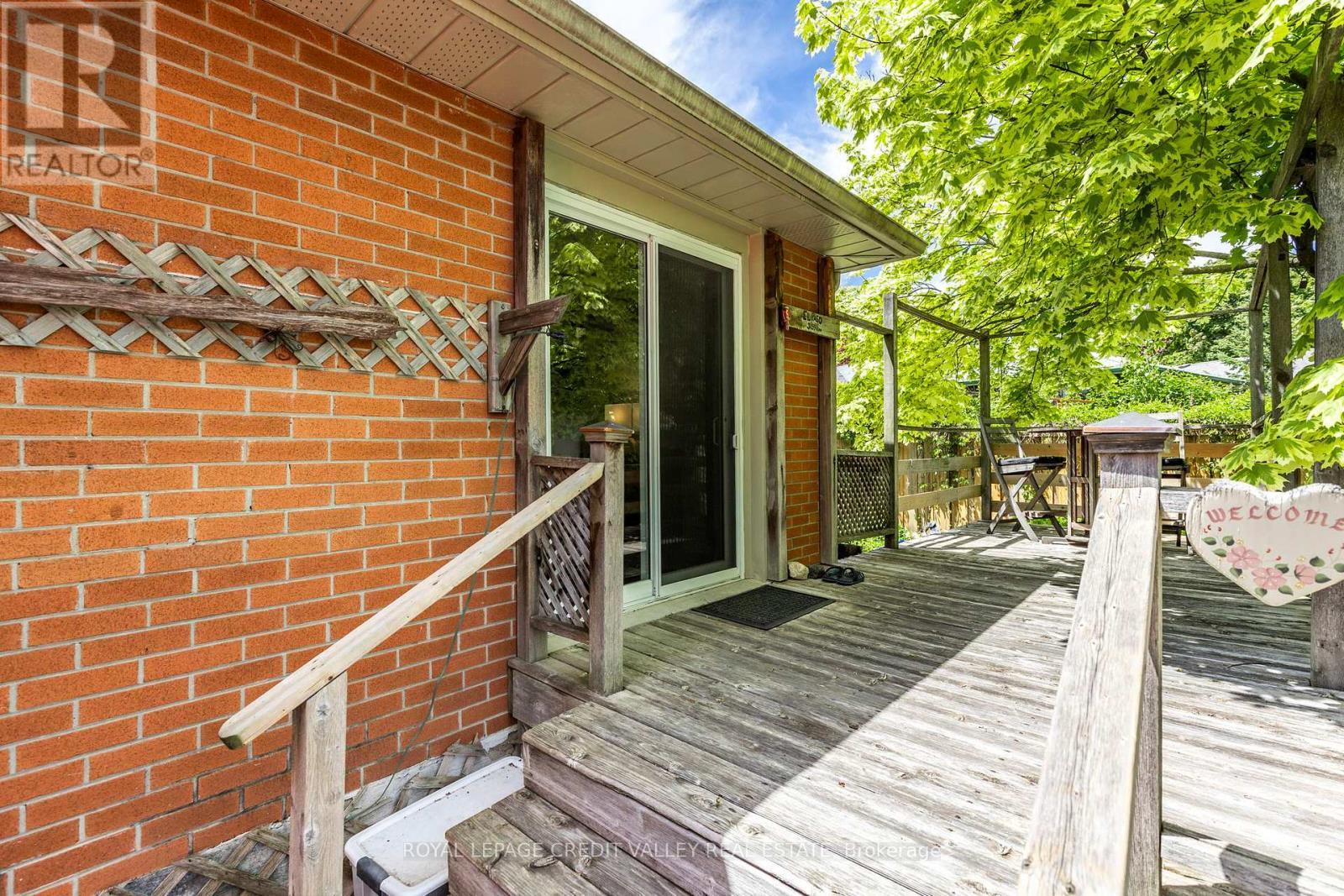 












24 LADORE DRIVE

,
Brampton,




Ontario
L6Y1V5


