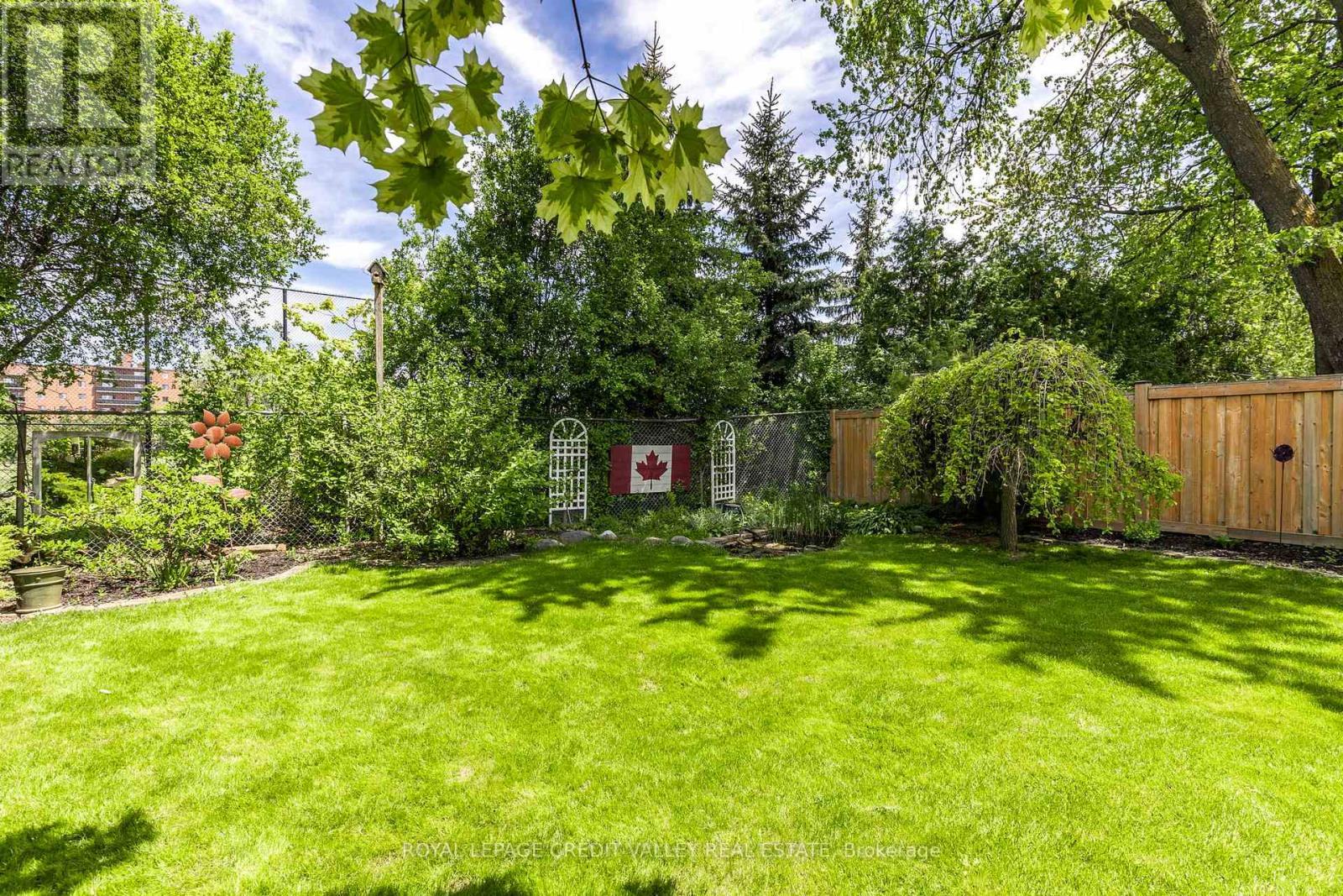 












24 LADORE DRIVE

,
Brampton,




Ontario
L6Y1V5

