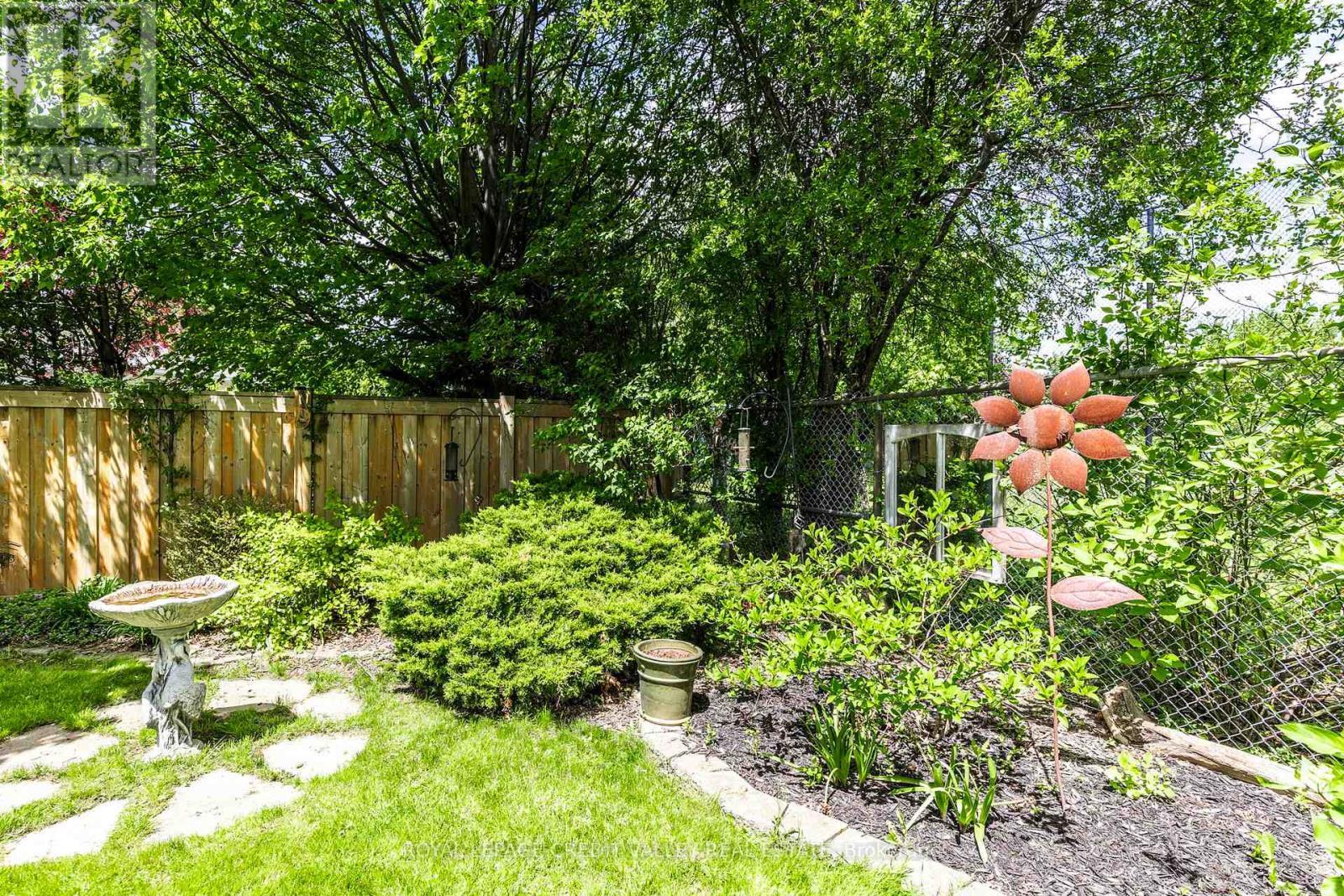 












24 LADORE DRIVE

,
Brampton,




Ontario
L6Y1V5

