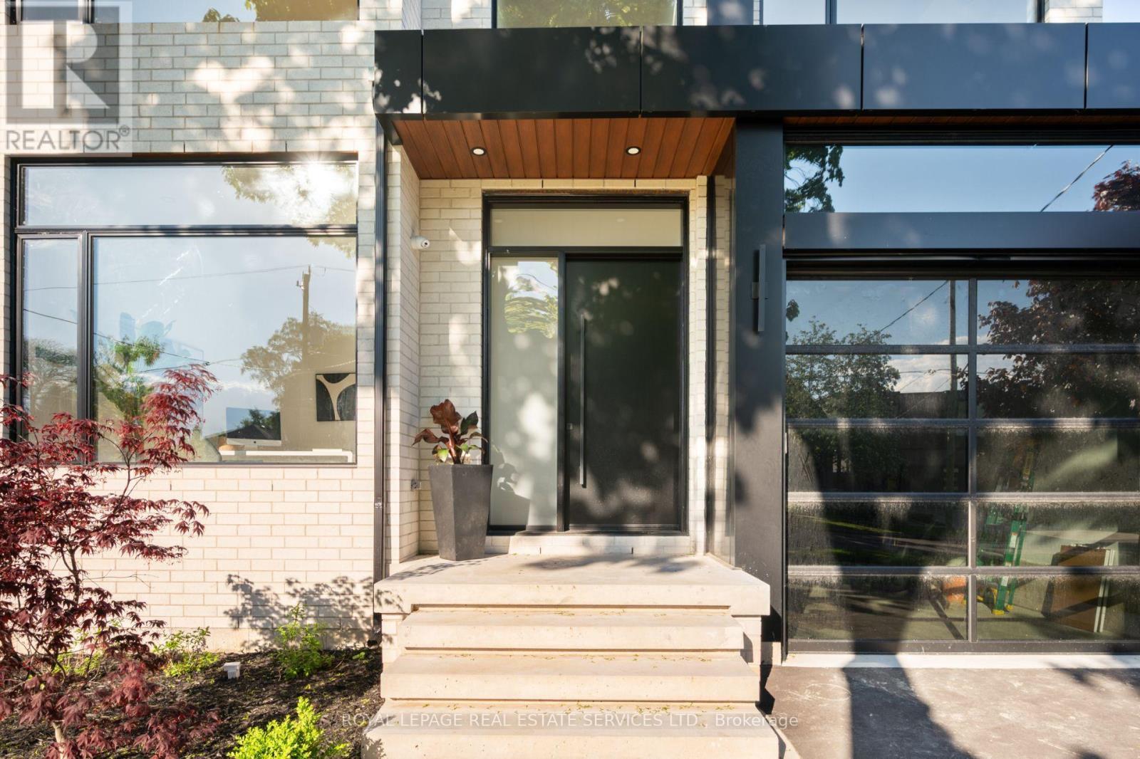 












263 THIRTIETH STREET

,
Toronto,




Ontario
M8W3E2

