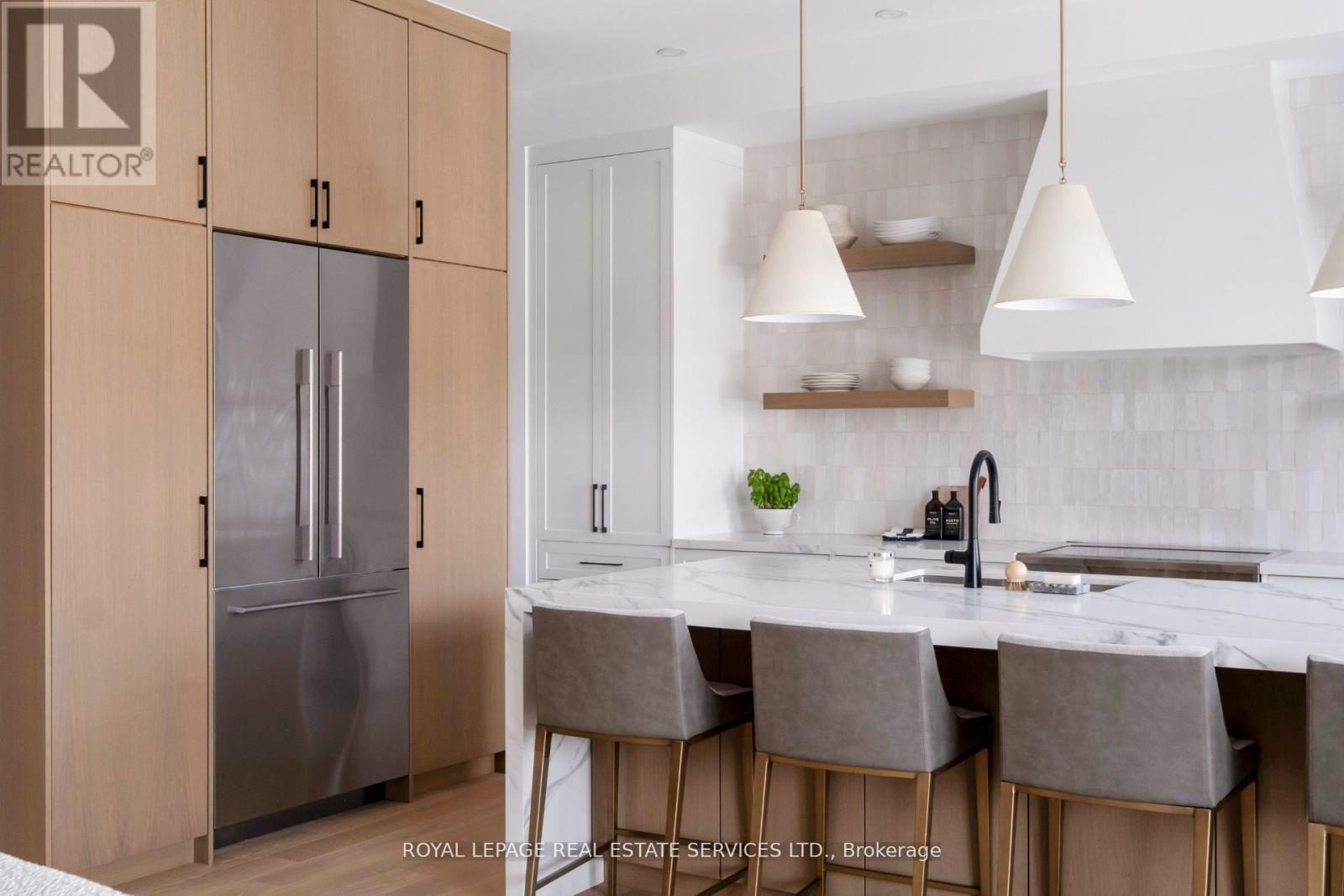 












263 THIRTIETH STREET

,
Toronto,




Ontario
M8W3E2

