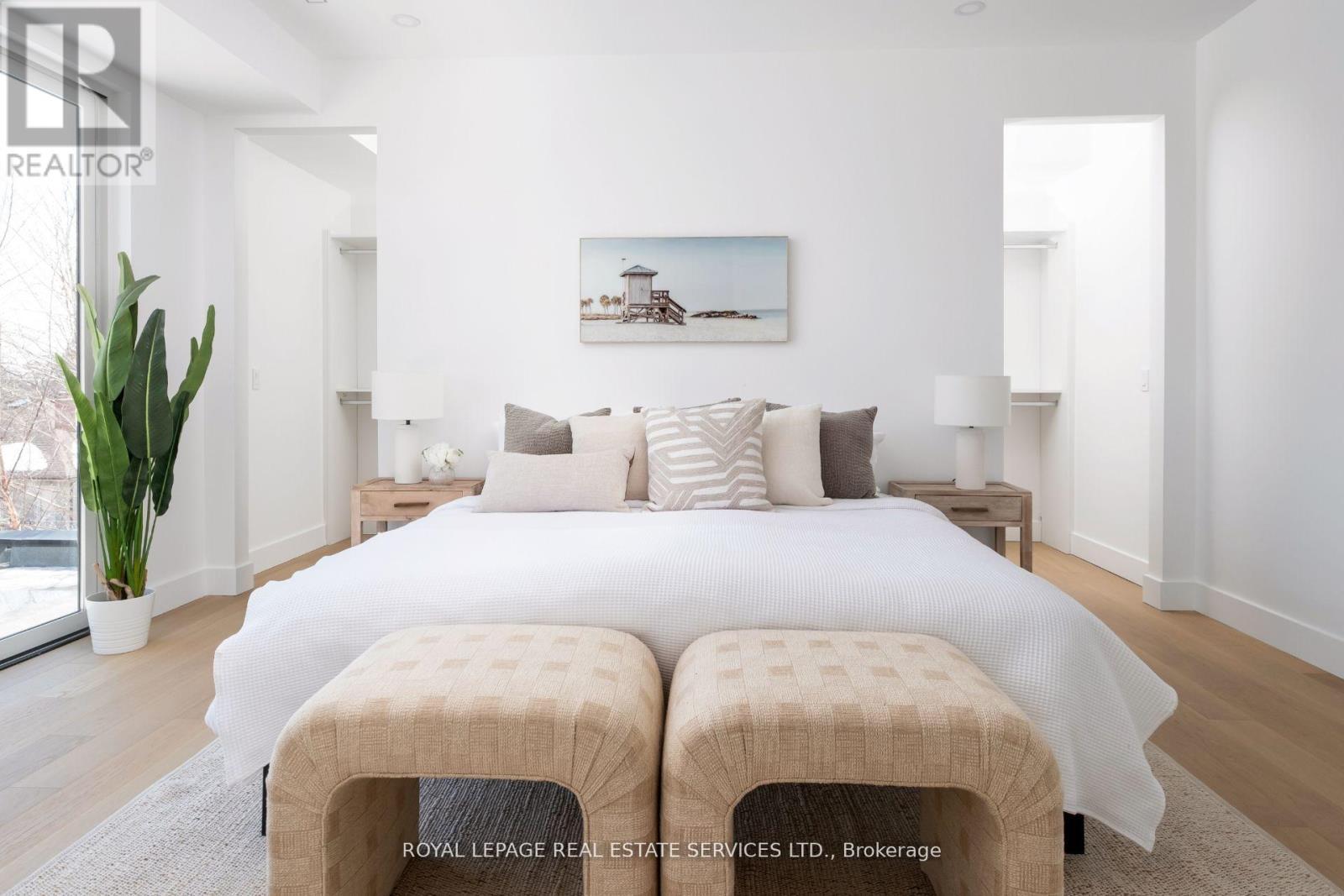 












263 THIRTIETH STREET

,
Toronto,




Ontario
M8W3E2

