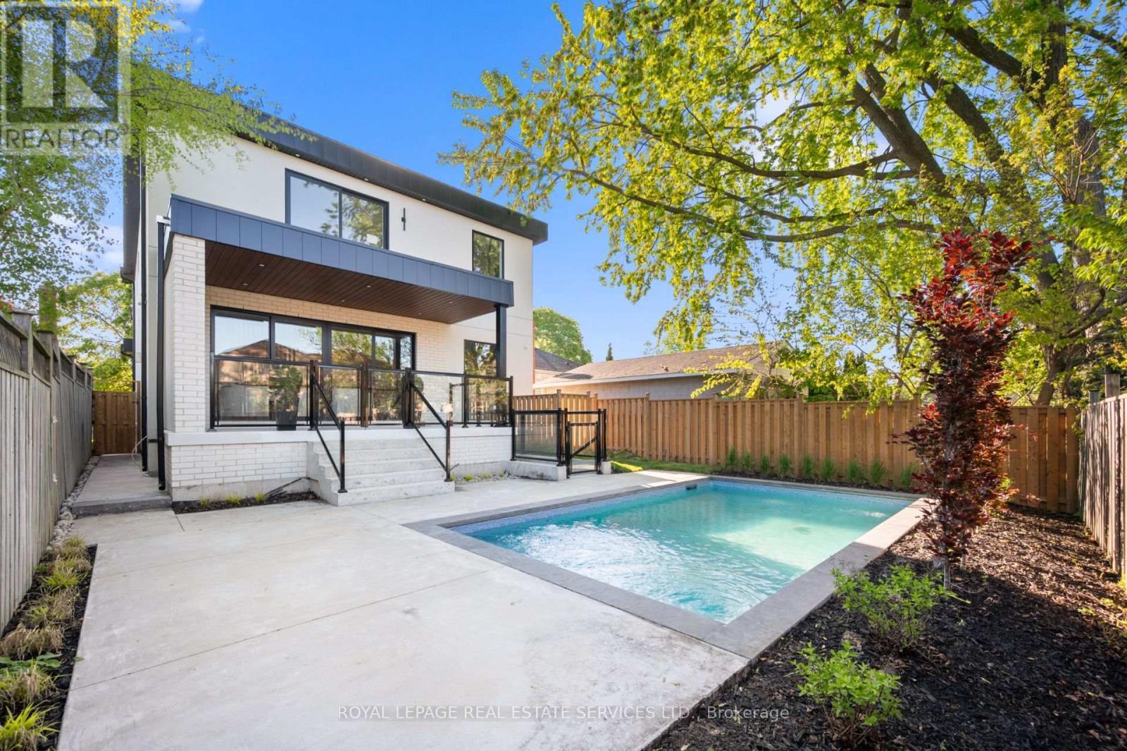 












263 THIRTIETH STREET

,
Toronto,




Ontario
M8W3E2

