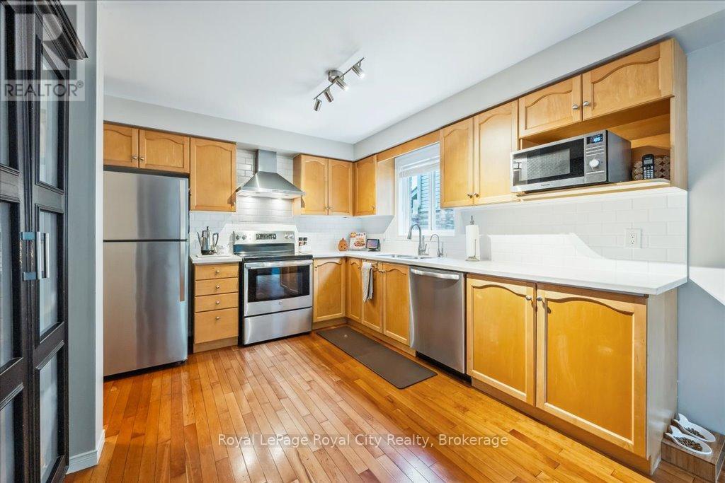 












10 O'CONNOR LANE

,
Guelph (Grange Road),




Ontario
N1E7G5

