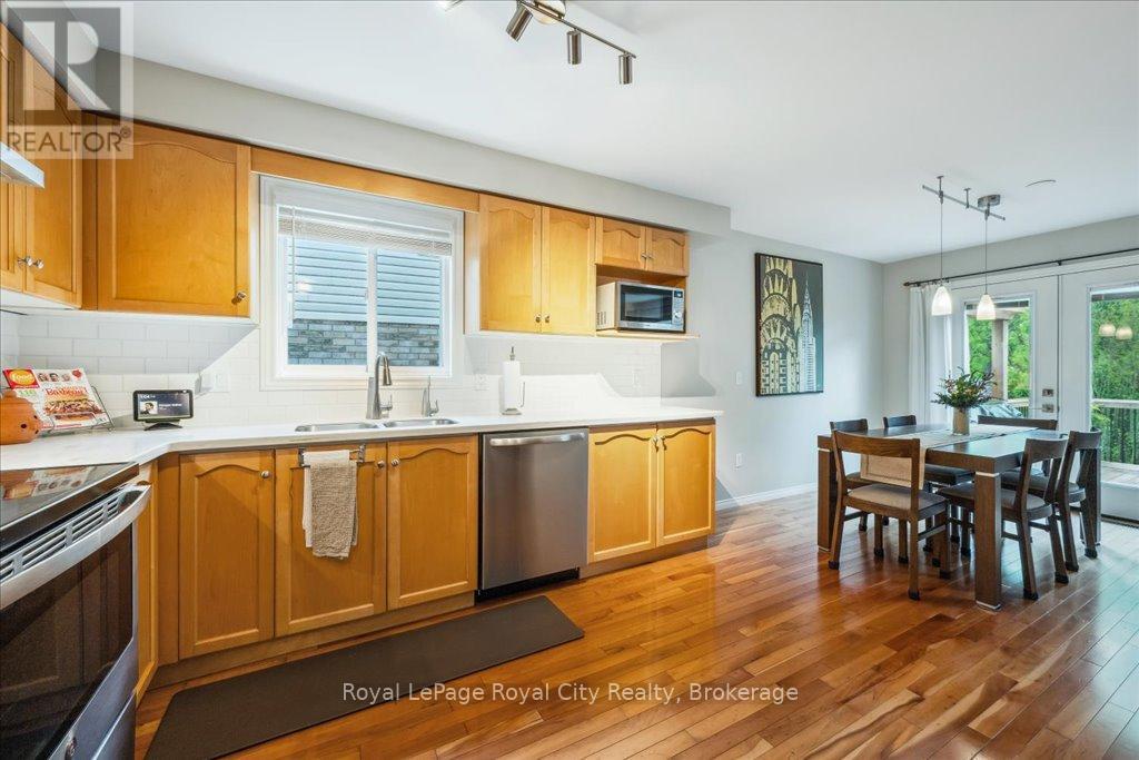 












10 O'CONNOR LANE

,
Guelph (Grange Road),




Ontario
N1E7G5

