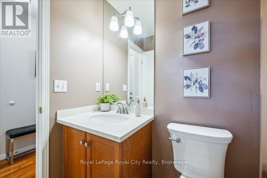 












10 O'CONNOR LANE

,
Guelph (Grange Road),




Ontario
N1E7G5

