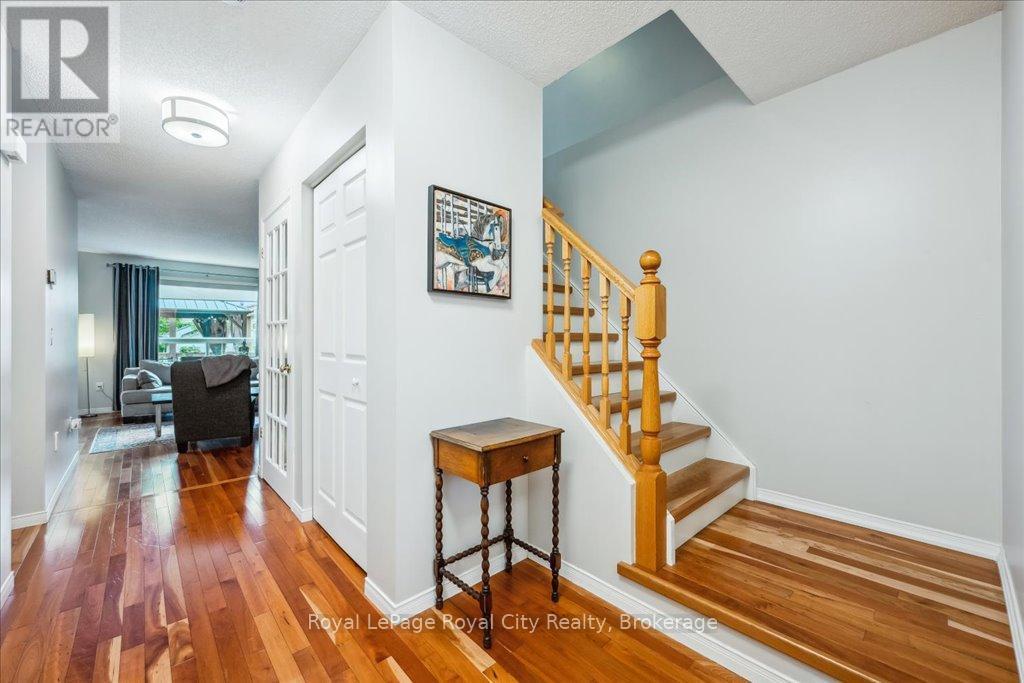 












10 O'CONNOR LANE

,
Guelph (Grange Road),




Ontario
N1E7G5

