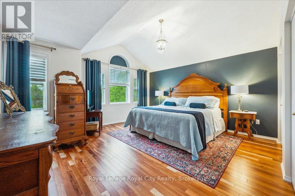 












10 O'CONNOR LANE

,
Guelph (Grange Road),




Ontario
N1E7G5

