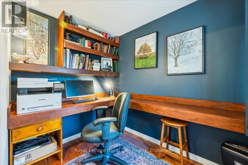 












10 O'CONNOR LANE

,
Guelph (Grange Road),




Ontario
N1E7G5

