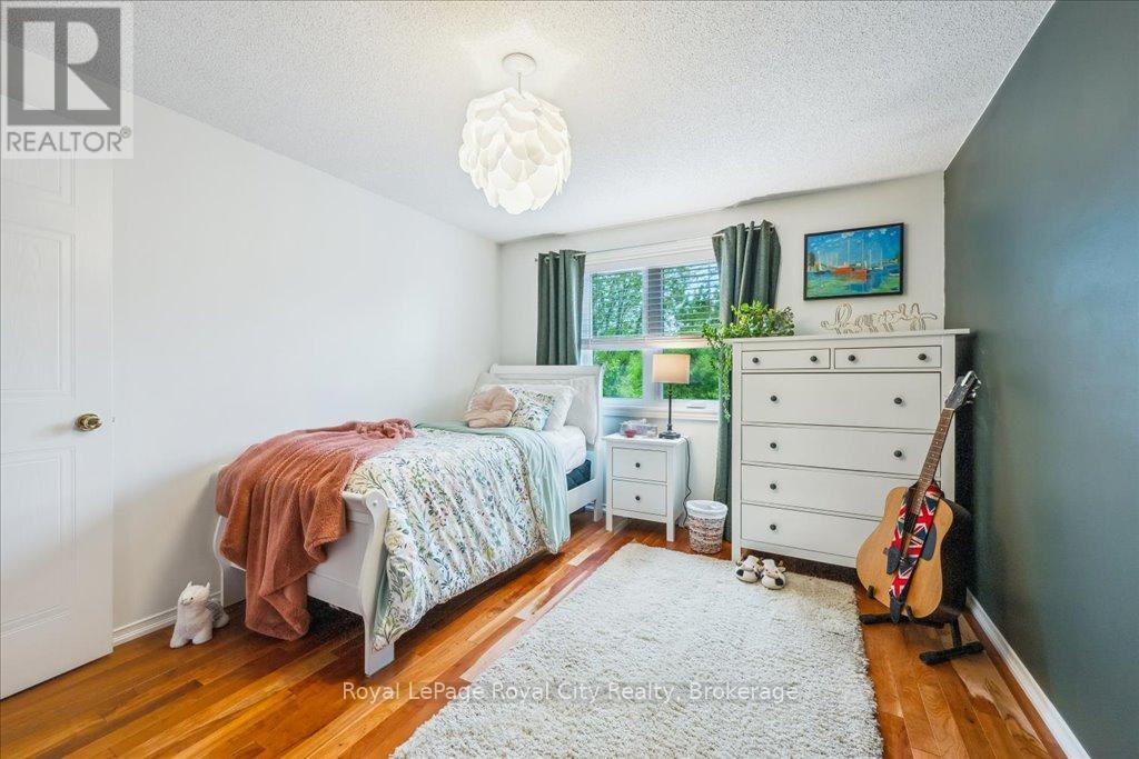 












10 O'CONNOR LANE

,
Guelph (Grange Road),




Ontario
N1E7G5


