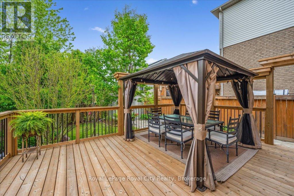 












10 O'CONNOR LANE

,
Guelph (Grange Road),




Ontario
N1E7G5

