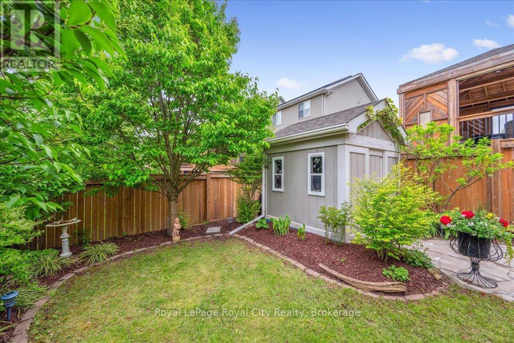 












10 O'CONNOR LANE

,
Guelph (Grange Road),




Ontario
N1E7G5

