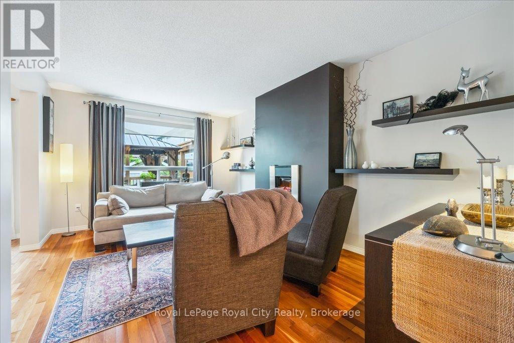 












10 O'CONNOR LANE

,
Guelph (Grange Road),




Ontario
N1E7G5

