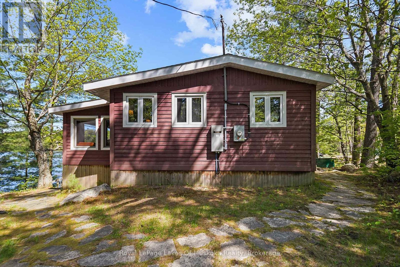 












71 EARLS ROAD

,
The Archipelago (Archipelago South),




Ontario
P0C1H0

