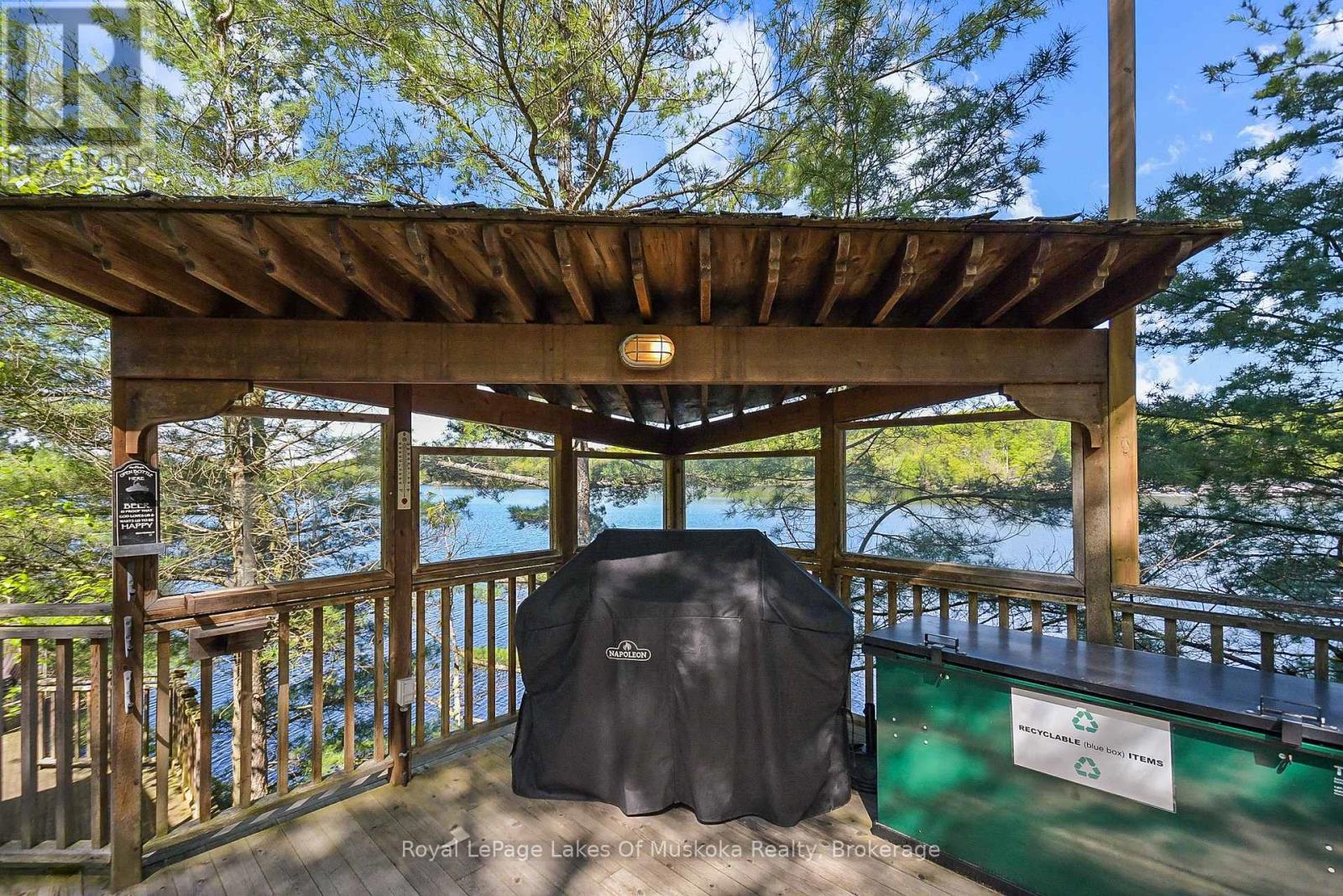 












71 EARLS ROAD

,
The Archipelago (Archipelago South),




Ontario
P0C1H0

