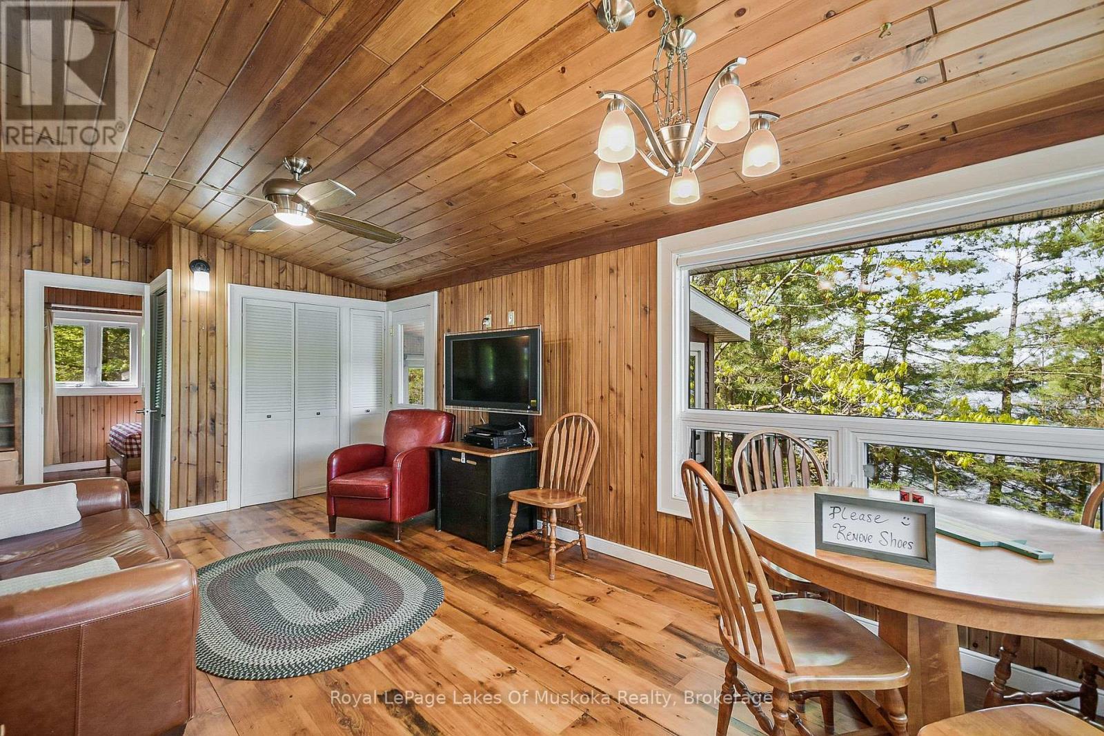 












71 EARLS ROAD

,
The Archipelago (Archipelago South),




Ontario
P0C1H0

