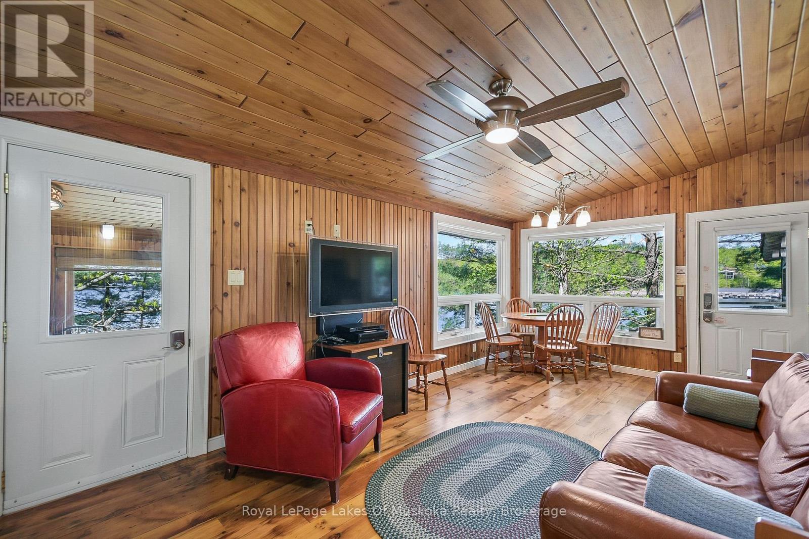 












71 EARLS ROAD

,
The Archipelago (Archipelago South),




Ontario
P0C1H0

