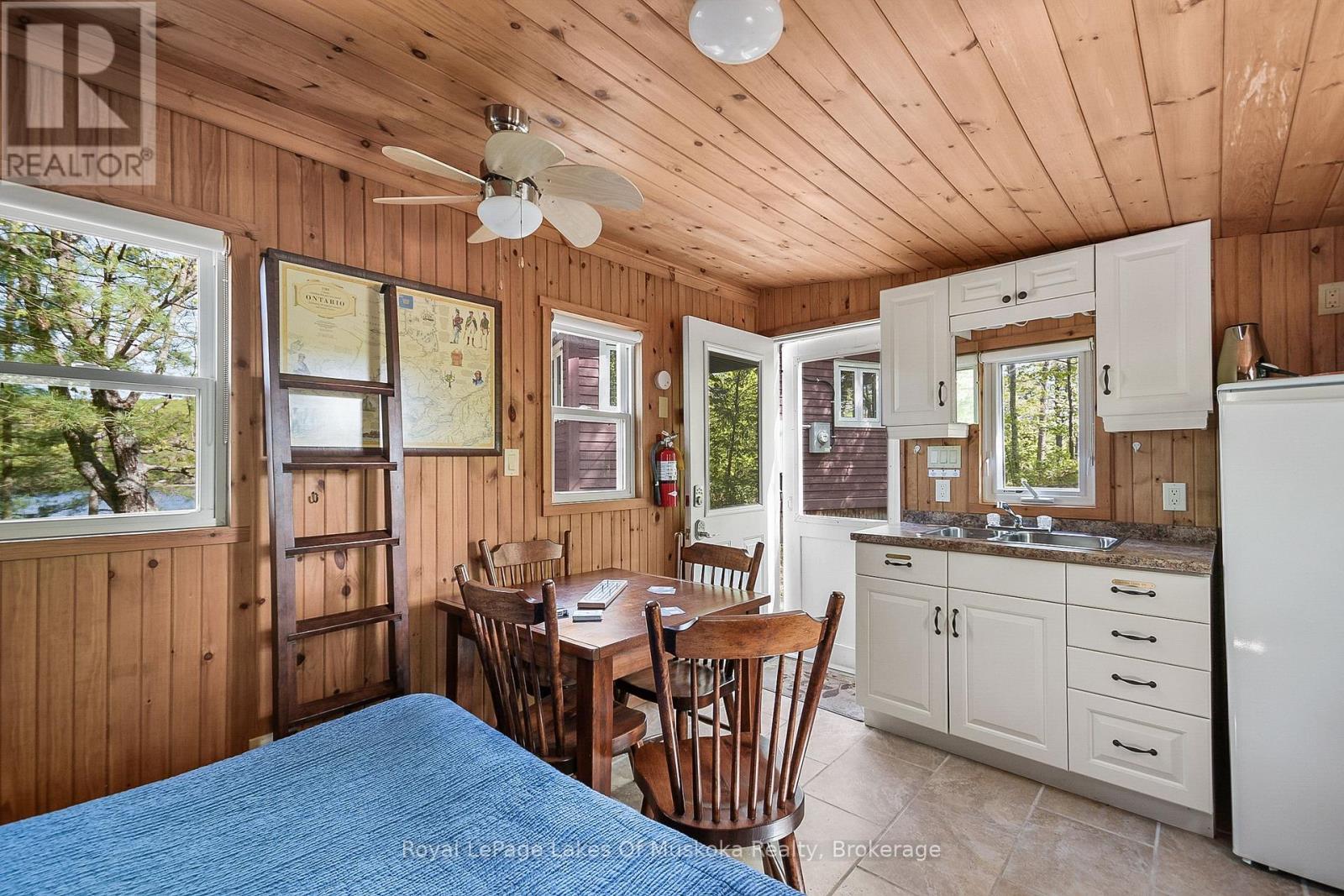 












71 EARLS ROAD

,
The Archipelago (Archipelago South),




Ontario
P0C1H0

