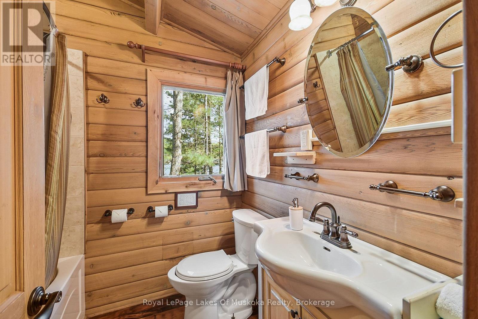 












71 EARLS ROAD

,
The Archipelago (Archipelago South),




Ontario
P0C1H0

