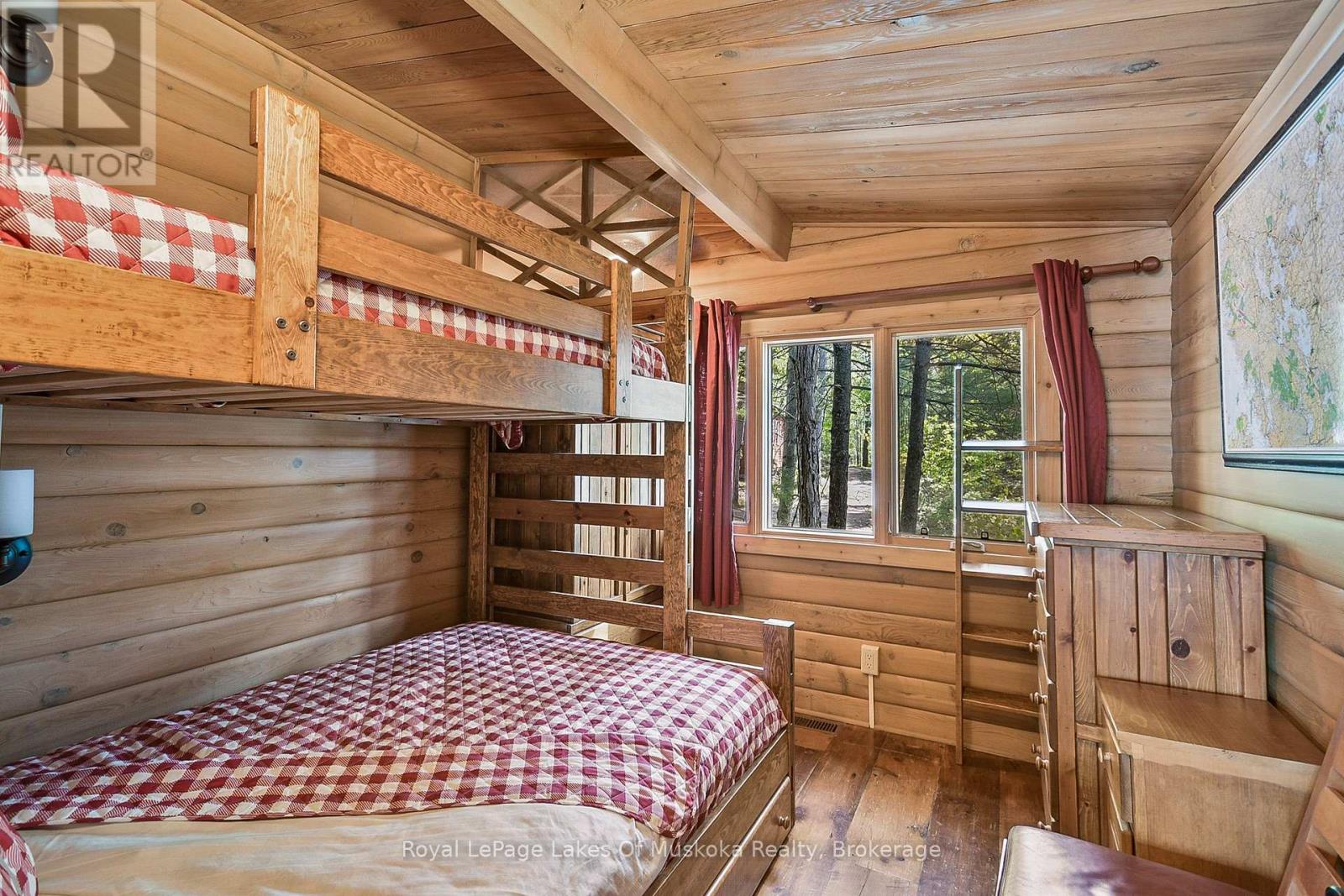 












71 EARLS ROAD

,
The Archipelago (Archipelago South),




Ontario
P0C1H0

