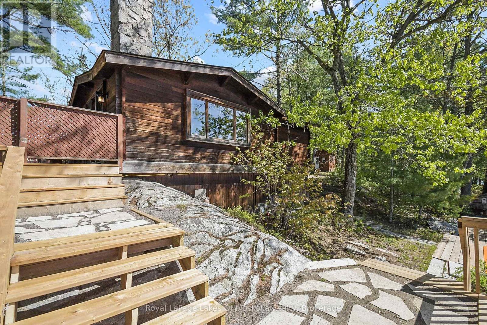 












71 EARLS ROAD

,
The Archipelago (Archipelago South),




Ontario
P0C1H0


