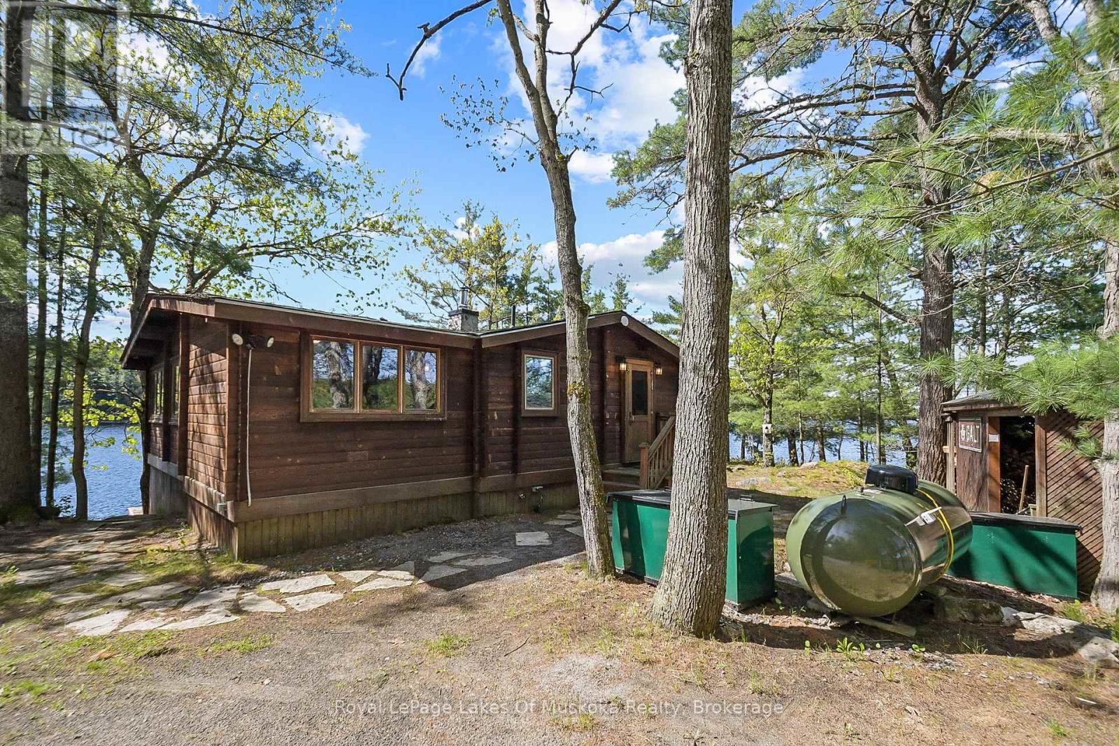 












71 EARLS ROAD

,
The Archipelago (Archipelago South),




Ontario
P0C1H0

