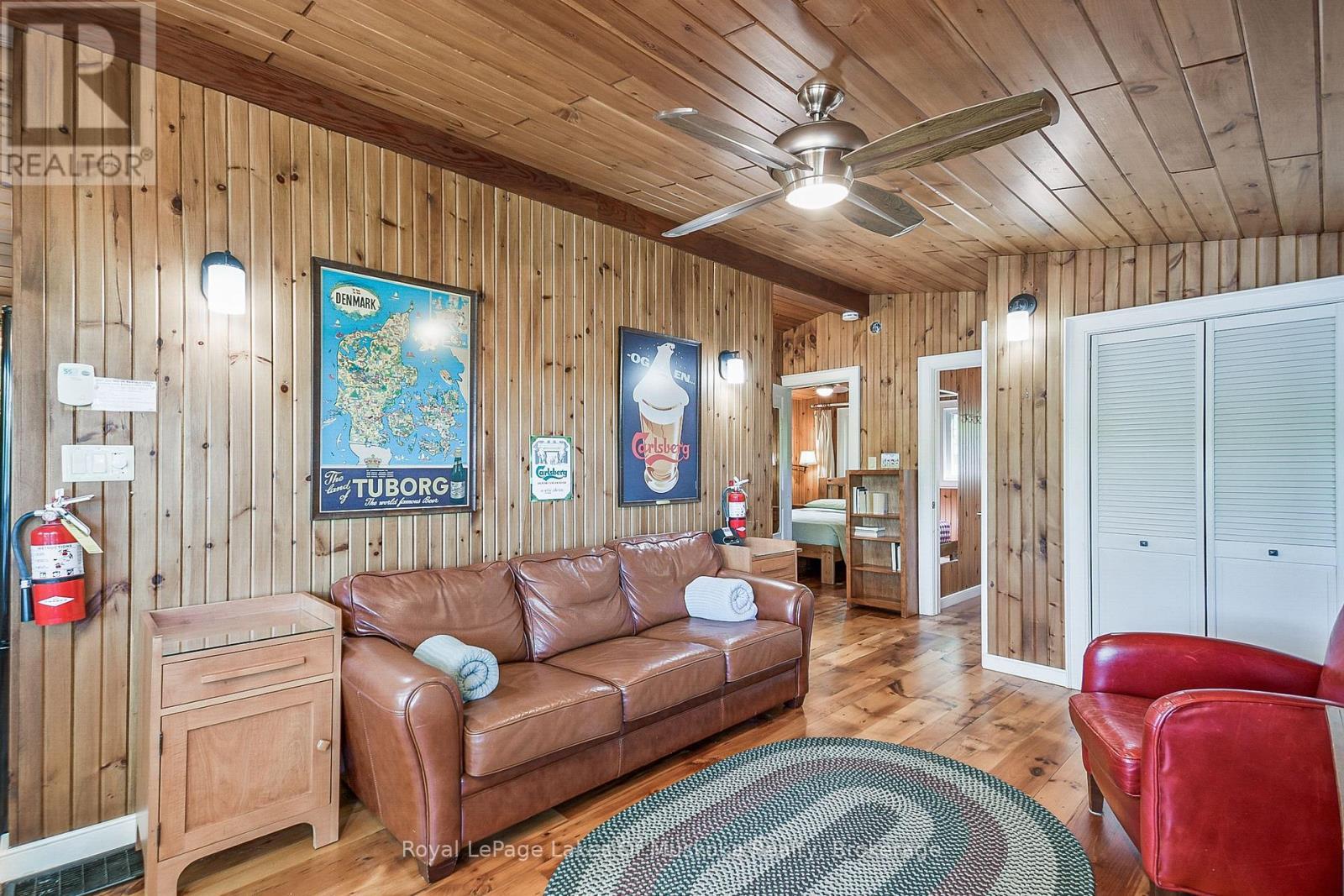 












71 EARLS ROAD

,
The Archipelago (Archipelago South),




Ontario
P0C1H0

