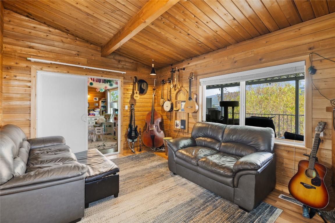 









11331


Bond

Road,
Lake Country,




BC
V4V 1J5

