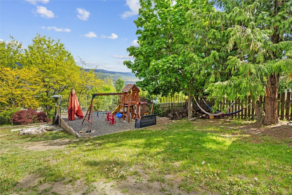









11331


Bond

Road,
Lake Country,




BC
V4V 1J5

