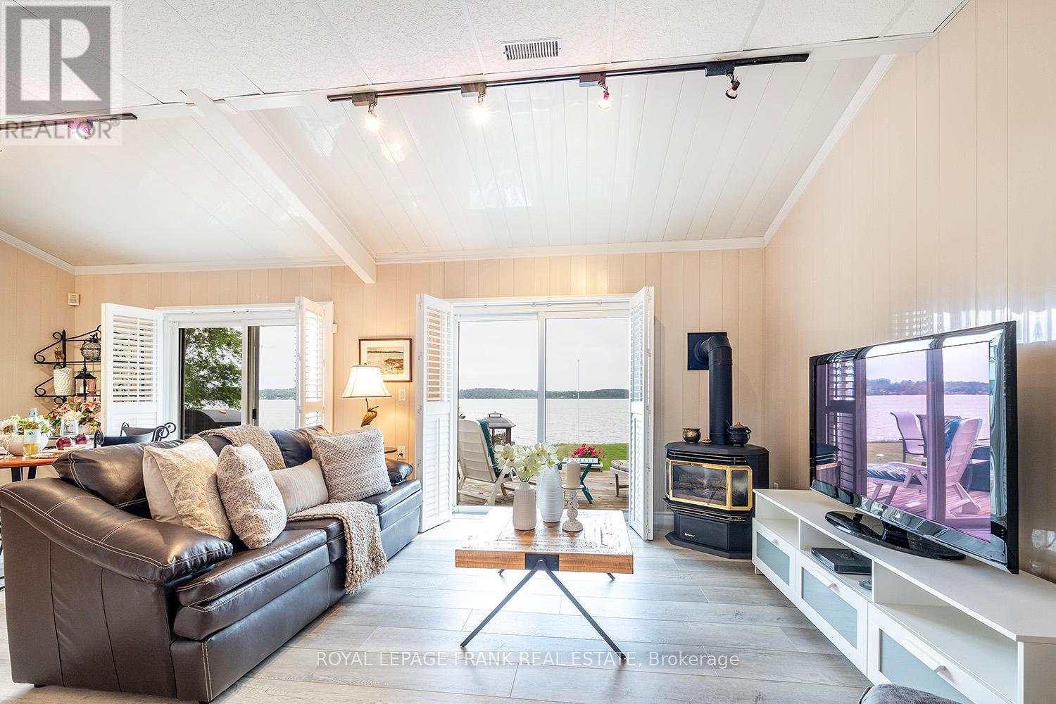 












46 LAKEVIEW BOULEVARD

,
Kawartha Lakes (Little Britain),




Ontario
K0M2C0

