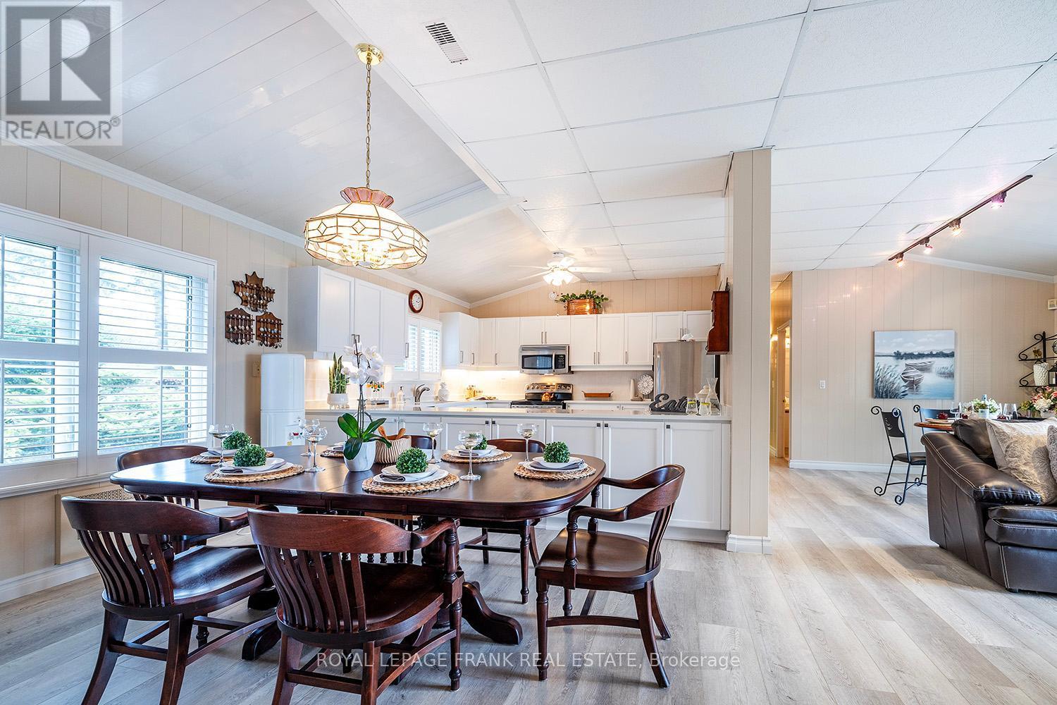












46 LAKEVIEW BOULEVARD

,
Kawartha Lakes (Little Britain),




Ontario
K0M2C0

