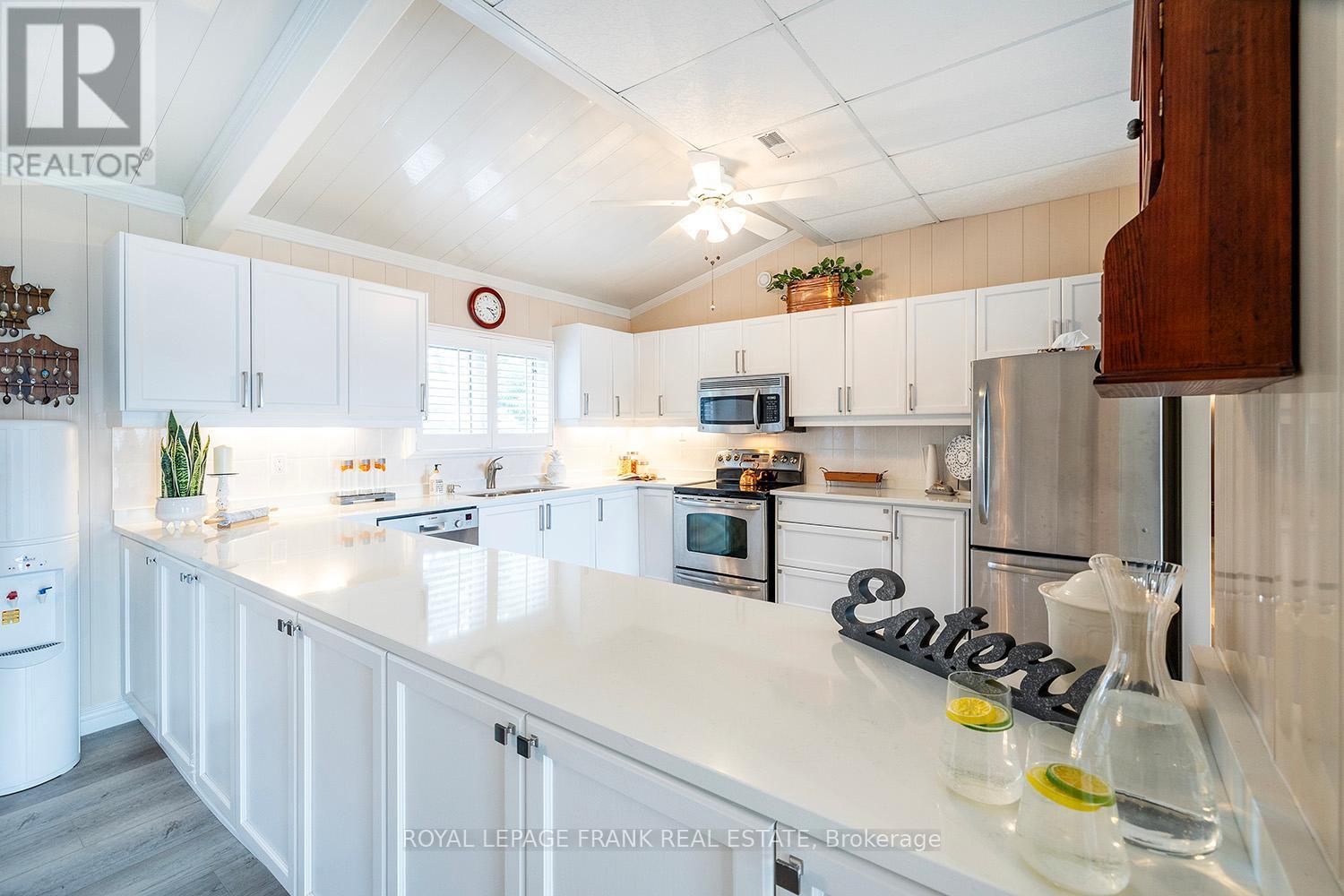 












46 LAKEVIEW BOULEVARD

,
Kawartha Lakes (Little Britain),




Ontario
K0M2C0

