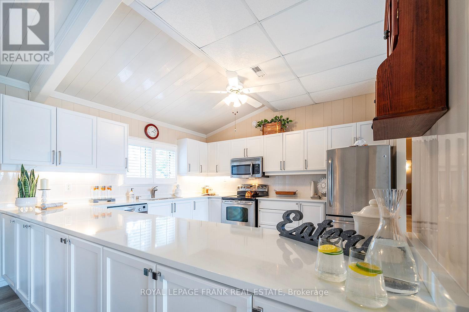 












46 LAKEVIEW BOULEVARD

,
Kawartha Lakes (Little Britain),




Ontario
K0M2C0

