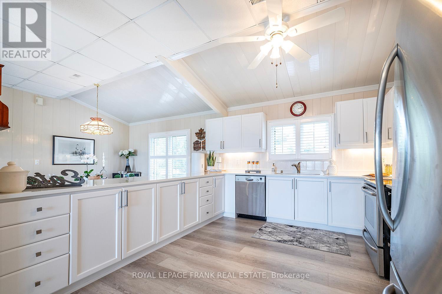 












46 LAKEVIEW BOULEVARD

,
Kawartha Lakes (Little Britain),




Ontario
K0M2C0

