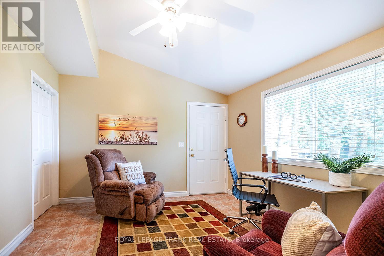 












46 LAKEVIEW BOULEVARD

,
Kawartha Lakes (Little Britain),




Ontario
K0M2C0

