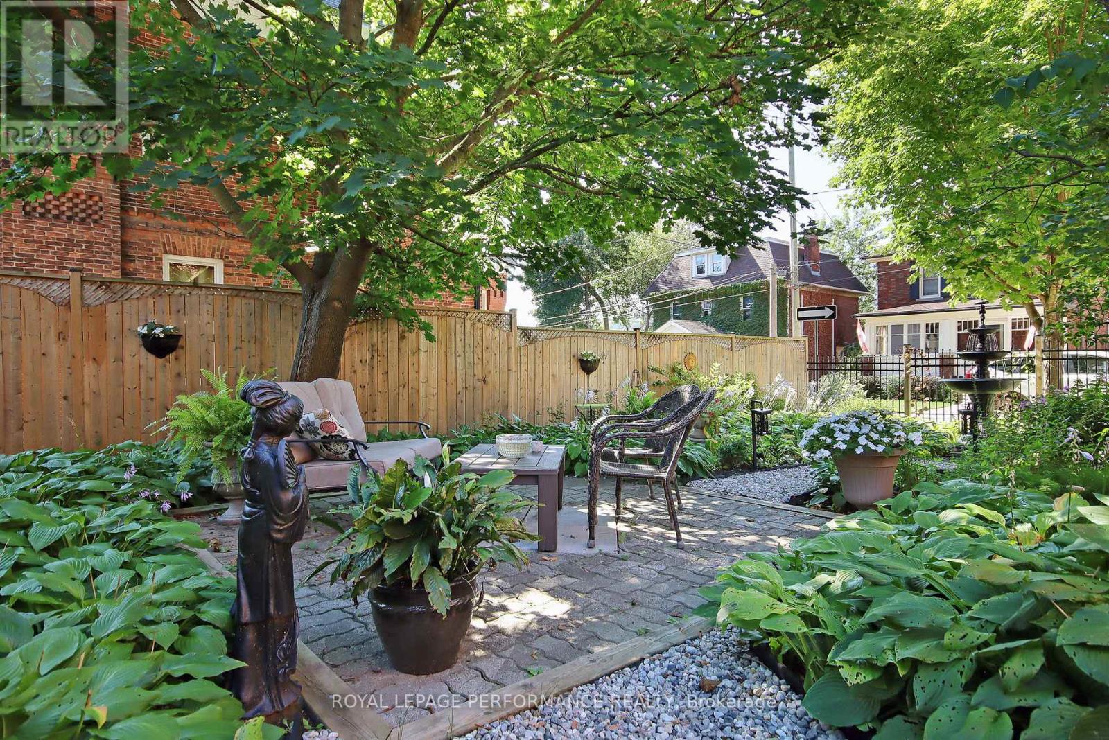 












49 BETHUNE STREET

,
Brockville,




Ontario
K6V2C9

