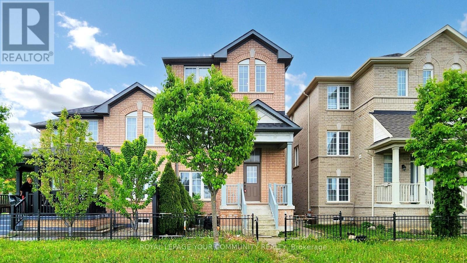 












44 OLD OAK LANE

,
Markham,




Ontario
L6B0K8

