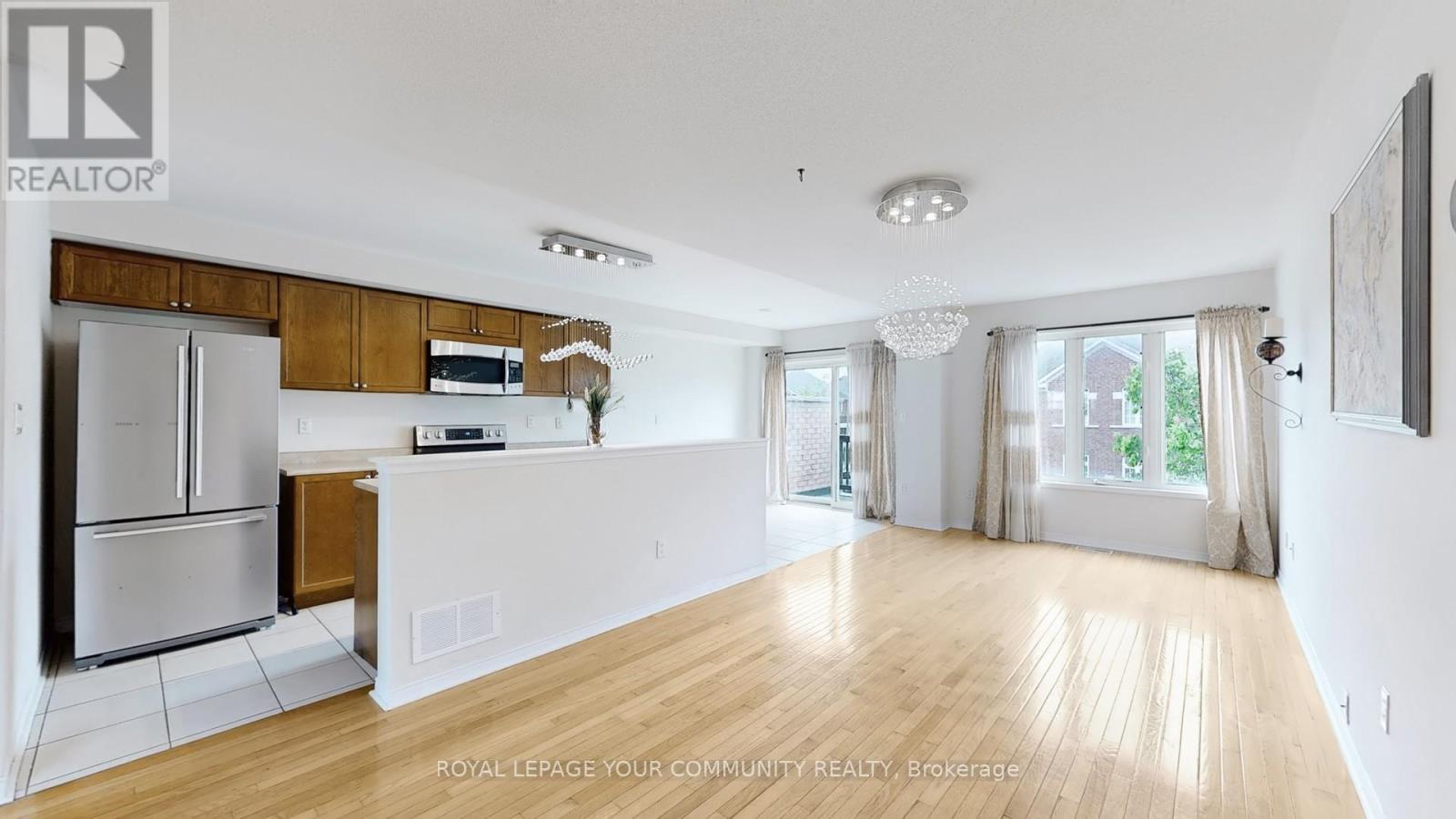 












44 OLD OAK LANE

,
Markham,




Ontario
L6B0K8

