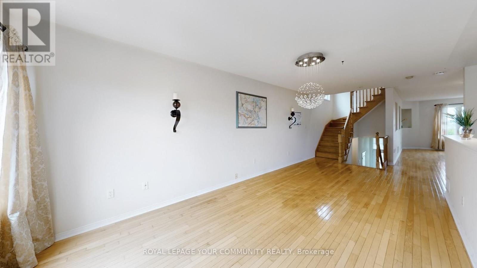 












44 OLD OAK LANE

,
Markham,




Ontario
L6B0K8

