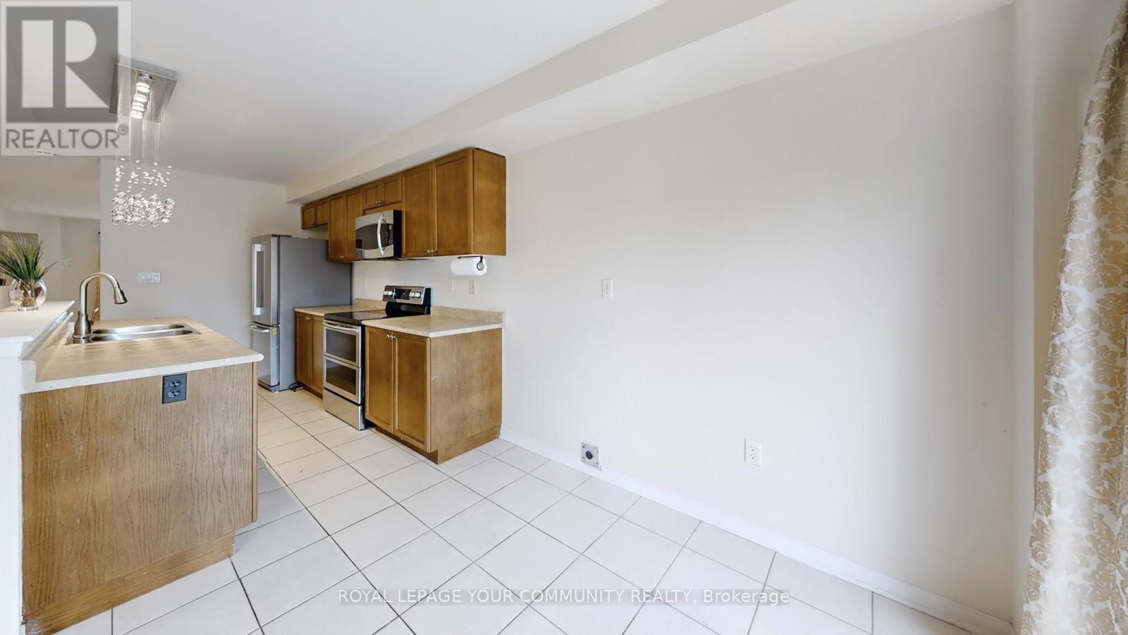 












44 OLD OAK LANE

,
Markham,




Ontario
L6B0K8

