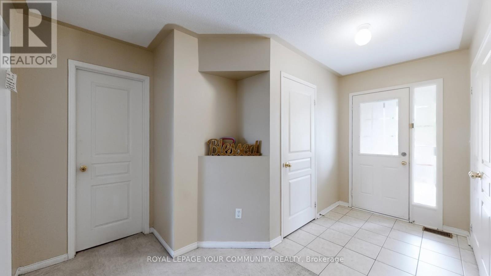 












44 OLD OAK LANE

,
Markham,




Ontario
L6B0K8

