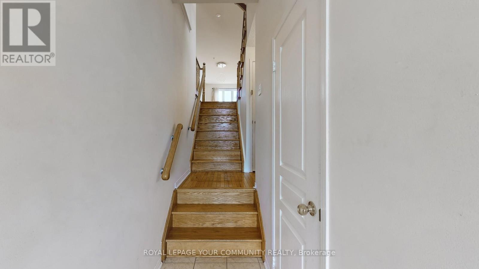 












44 OLD OAK LANE

,
Markham,




Ontario
L6B0K8

